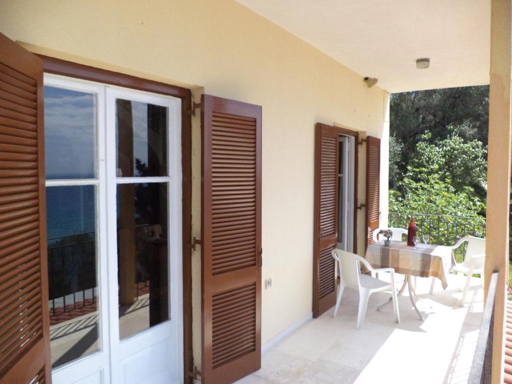 Stefanos Apartments By Sv Alians Agios Gordios  Phòng bức ảnh